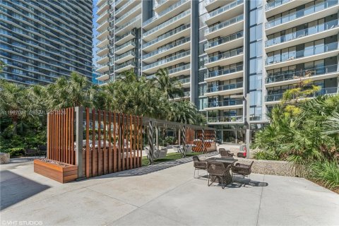 Condominio en alquiler en Miami, Florida, 2 dormitorios, 128.48 m2 № 2058777 - foto 10