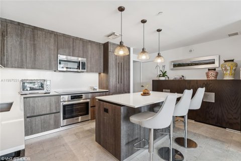 Condominio en alquiler en Miami, Florida, 2 dormitorios, 128.48 m2 № 2058777 - foto 25