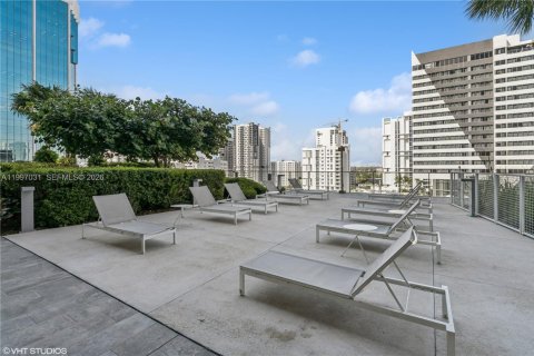 Condominio en alquiler en Miami, Florida, 2 dormitorios, 128.48 m2 № 2058777 - foto 17
