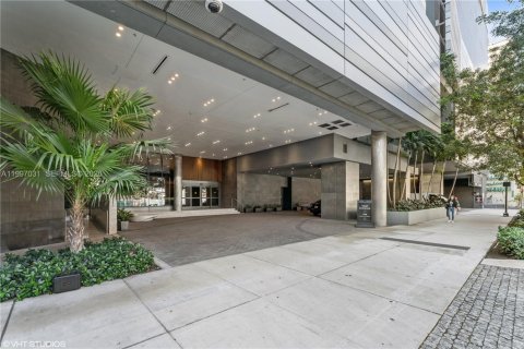 Condominio en alquiler en Miami, Florida, 2 dormitorios, 128.48 m2 № 2058777 - foto 3