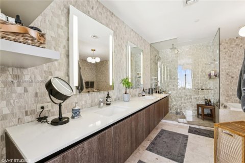 Condominio en alquiler en Miami, Florida, 2 dormitorios, 128.48 m2 № 2058777 - foto 28