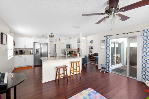 Купить виллу или дом в Мирамар, Флорида 4 спальни, 218.04м2, № 2060285 - фото 12