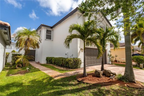 Купить виллу или дом в Мирамар, Флорида 4 спальни, 218.04м2, № 2060285 - фото 2