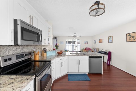 Купить виллу или дом в Мирамар, Флорида 4 спальни, 218.04м2, № 2060285 - фото 15