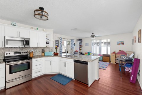 Купить виллу или дом в Мирамар, Флорида 4 спальни, 218.04м2, № 2060285 - фото 16