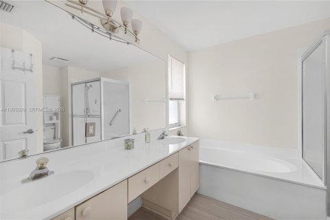 Купить виллу или дом в Мирамар, Флорида 4 спальни, 218.04м2, № 2060285 - фото 30