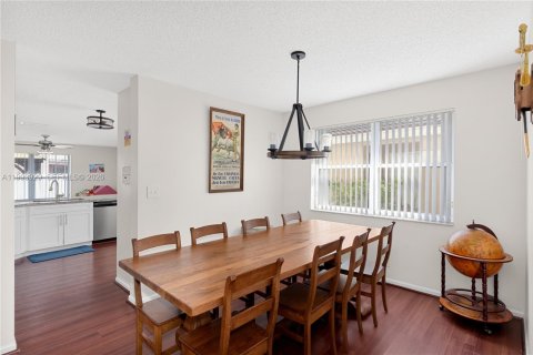 Купить виллу или дом в Мирамар, Флорида 4 спальни, 218.04м2, № 2060285 - фото 17