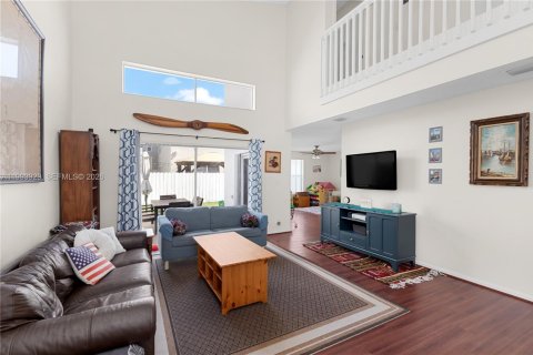 Купить виллу или дом в Мирамар, Флорида 4 спальни, 218.04м2, № 2060285 - фото 8