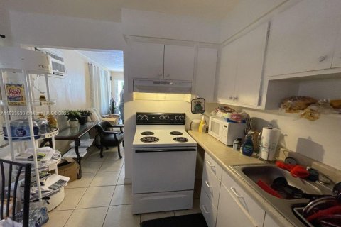 Купить коммерческую недвижимость в Холливуд, Флорида 158.31м2, № 1814476 - фото 7
