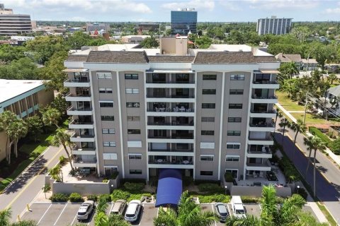 Condo in Bradenton, Florida, 2 bedrooms № 2207095 - photo 12