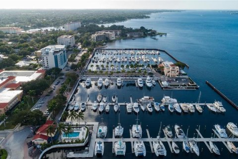 Condo in Bradenton, Florida, 2 bedrooms № 2207095 - photo 8