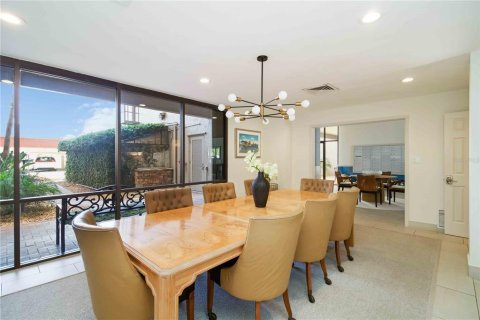 Condo in Bradenton, Florida, 2 bedrooms № 2207095 - photo 10