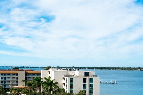 Condo in Bradenton, Florida, 2 bedrooms № 2207095 - photo 5