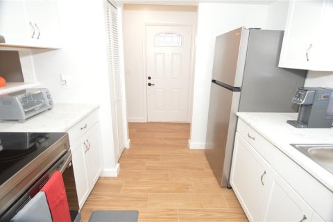 Copropriété à louer à Saint Petersburg, Floride: 1 chambre, 70.61 m2 № 2425364 - photo 12