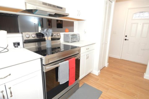Copropriété à louer à Saint Petersburg, Floride: 1 chambre, 70.61 m2 № 2425364 - photo 13