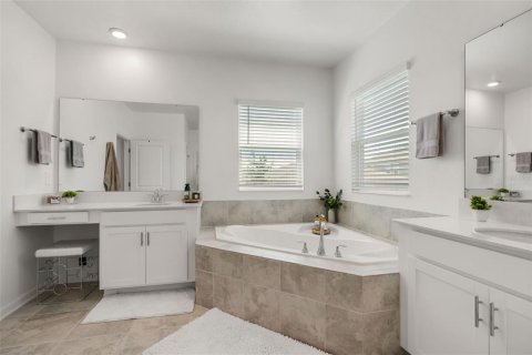 House in Groveland, Florida 5 bedrooms, 306.58 sq.m. № 2209837 - photo 28