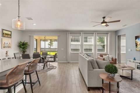 House in Groveland, Florida 5 bedrooms, 306.58 sq.m. № 2209837 - photo 13