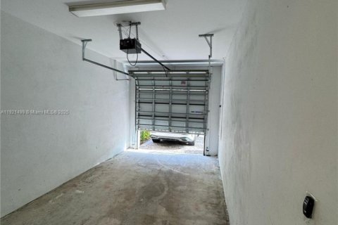 Купить таунхаус в Мирамар, Флорида 3 спальни, 139.35м2, № 1975623 - фото 13