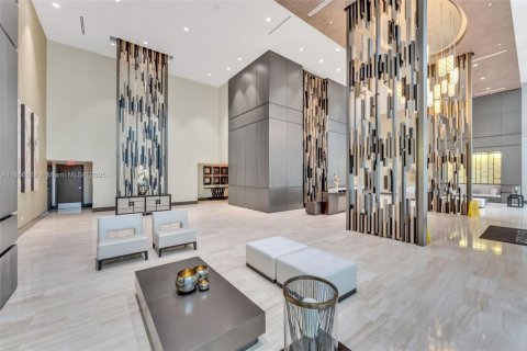 Condo in Doral, Florida, 2 bedrooms  № 1881995 - photo 1