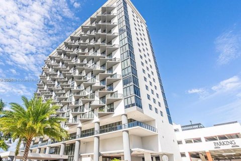 Condo in Doral, Florida, 2 bedrooms  № 1881995 - photo 17