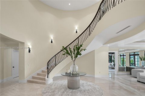 House in Miami Beach, Florida 8 bedrooms, 844.85 sq.m. № 1999088 - photo 5
