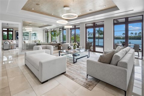 House in Miami Beach, Florida 8 bedrooms, 844.85 sq.m. № 1999088 - photo 6