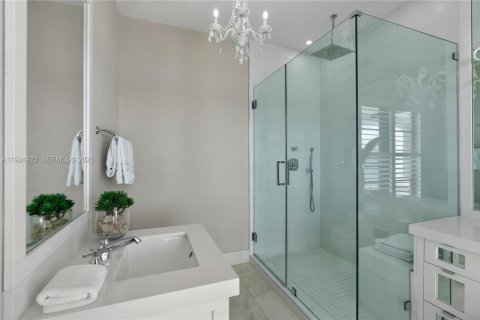 House in Miami Beach, Florida 8 bedrooms, 844.85 sq.m. № 1999088 - photo 26