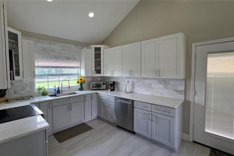 House in Dade City, Florida 4 bedrooms, 161.65 sq.m. № 1767275 - photo 16