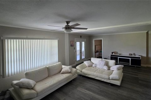 House in Dade City, Florida 4 bedrooms, 161.65 sq.m. № 1767275 - photo 6