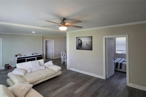 House in Dade City, Florida 4 bedrooms, 161.65 sq.m. № 1767275 - photo 7