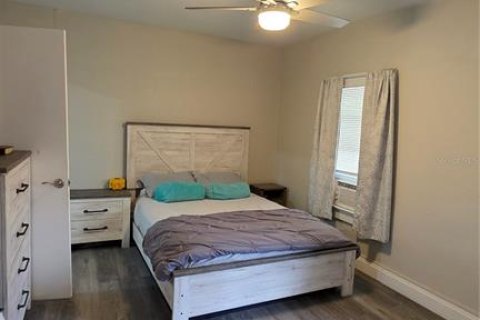 House in Dade City, Florida 4 bedrooms, 161.65 sq.m. № 1767275 - photo 10