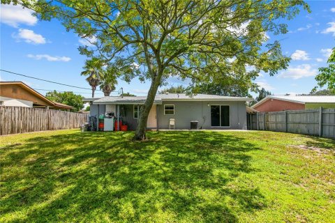 House in Titusville, Florida 4 bedrooms, 75.81 sq.m. № 2347762 - photo 15