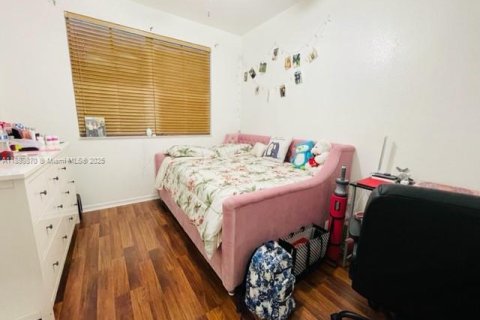 Townhouse in Miami, Florida 4 bedrooms, 166.57 sq.m. № 1952616 - photo 21