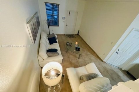 Townhouse in Miami, Florida 4 bedrooms, 166.57 sq.m. № 1952616 - photo 24