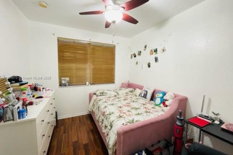 Townhouse in Miami, Florida 4 bedrooms, 166.57 sq.m. № 1952616 - photo 20