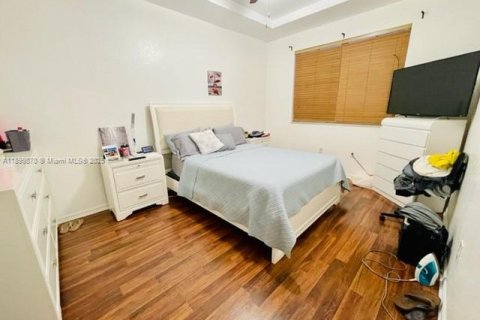 Townhouse in Miami, Florida 4 bedrooms, 166.57 sq.m. № 1952616 - photo 16