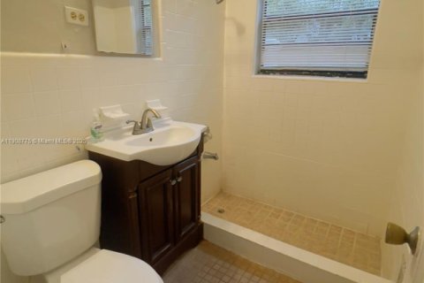 Снять в аренду виллу или дом в Майами-Бич, Флорида 1 спальня, 273.6м2, № 1964371 - фото 2