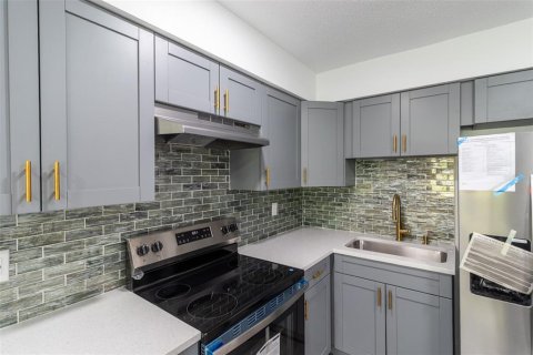 Casa en venta en Tampa, Florida, 4 dormitorios, 111.67 m2 № 1913127 - foto 16
