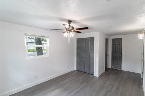 Casa en venta en Tampa, Florida, 4 dormitorios, 111.67 m2 № 1913127 - foto 30