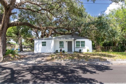 Casa en venta en Tampa, Florida, 4 dormitorios, 111.67 m2 № 1913127 - foto 7
