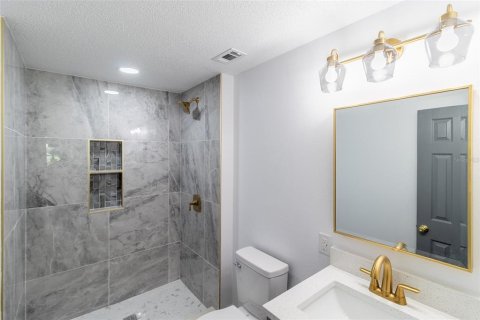 Casa en venta en Tampa, Florida, 4 dormitorios, 111.67 m2 № 1913127 - foto 26
