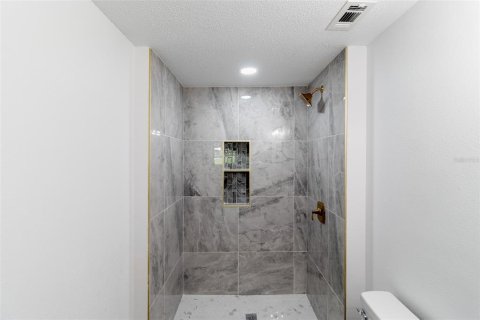 Casa en venta en Tampa, Florida, 4 dormitorios, 111.67 m2 № 1913127 - foto 25