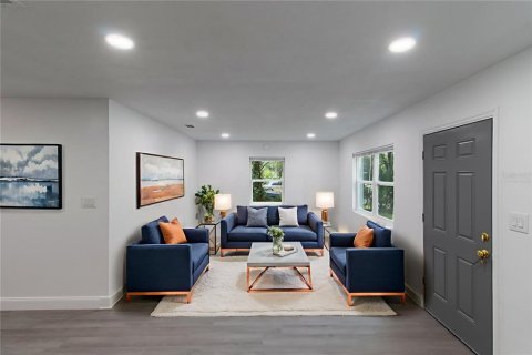 Casa en venta en Tampa, Florida, 4 dormitorios, 111.67 m2 № 1913127 - foto 9