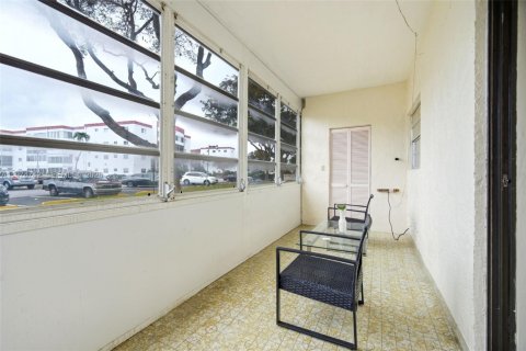 Condo in Lauderdale Lakes, Florida, 2 bedrooms № 2036086 - photo 23