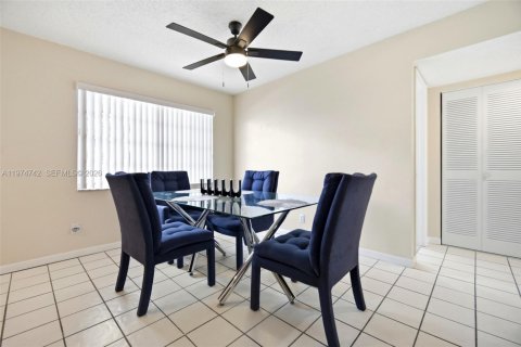 Condo in Lauderdale Lakes, Florida, 2 bedrooms № 2036086 - photo 6