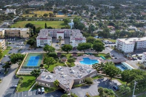 Condo in Lauderdale Lakes, Florida, 2 bedrooms № 2036086 - photo 29