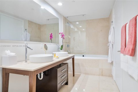 Купить кондоминиум в Майами, Флорида 1 спальня, 78.22м2, № 2154885 - фото 16