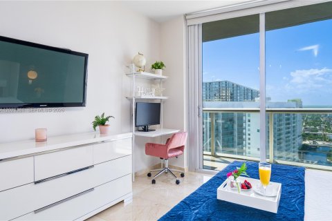 Купить кондоминиум в Майами, Флорида 1 спальня, 78.22м2, № 2154885 - фото 13