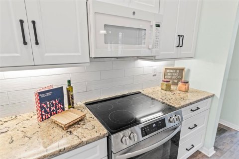Casa en venta en Palm Coast, Florida, 3 dormitorios, 199.46 m2 № 1509811 - foto 28