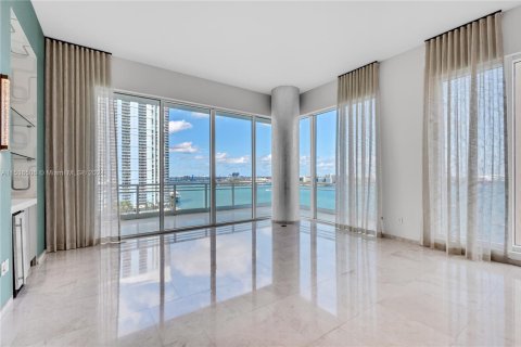 Condo in Miami, Florida, 5 bedrooms  № 1764716 - photo 20